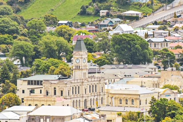 The Vicarage Boutique Bed And Breakfast Oamaru Exterior photo