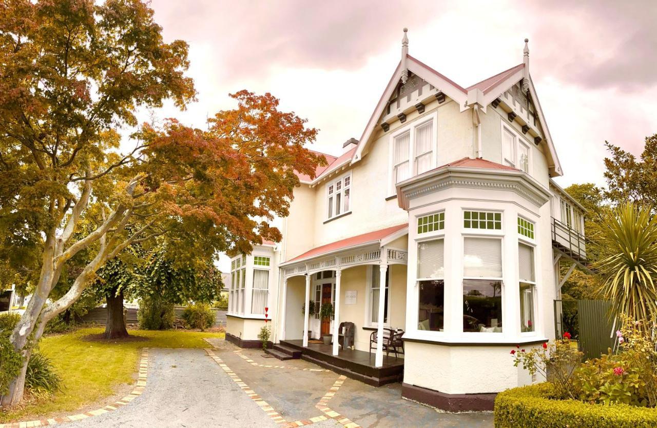 The Vicarage Boutique Bed And Breakfast Oamaru Exterior photo